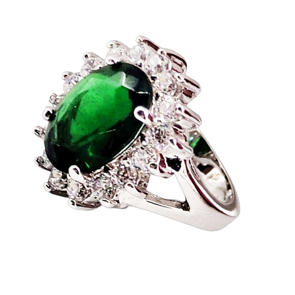 .Silver Plated Ring with Huge Green CZ Stone and Small Clear Stones - Picture 5 of 5
